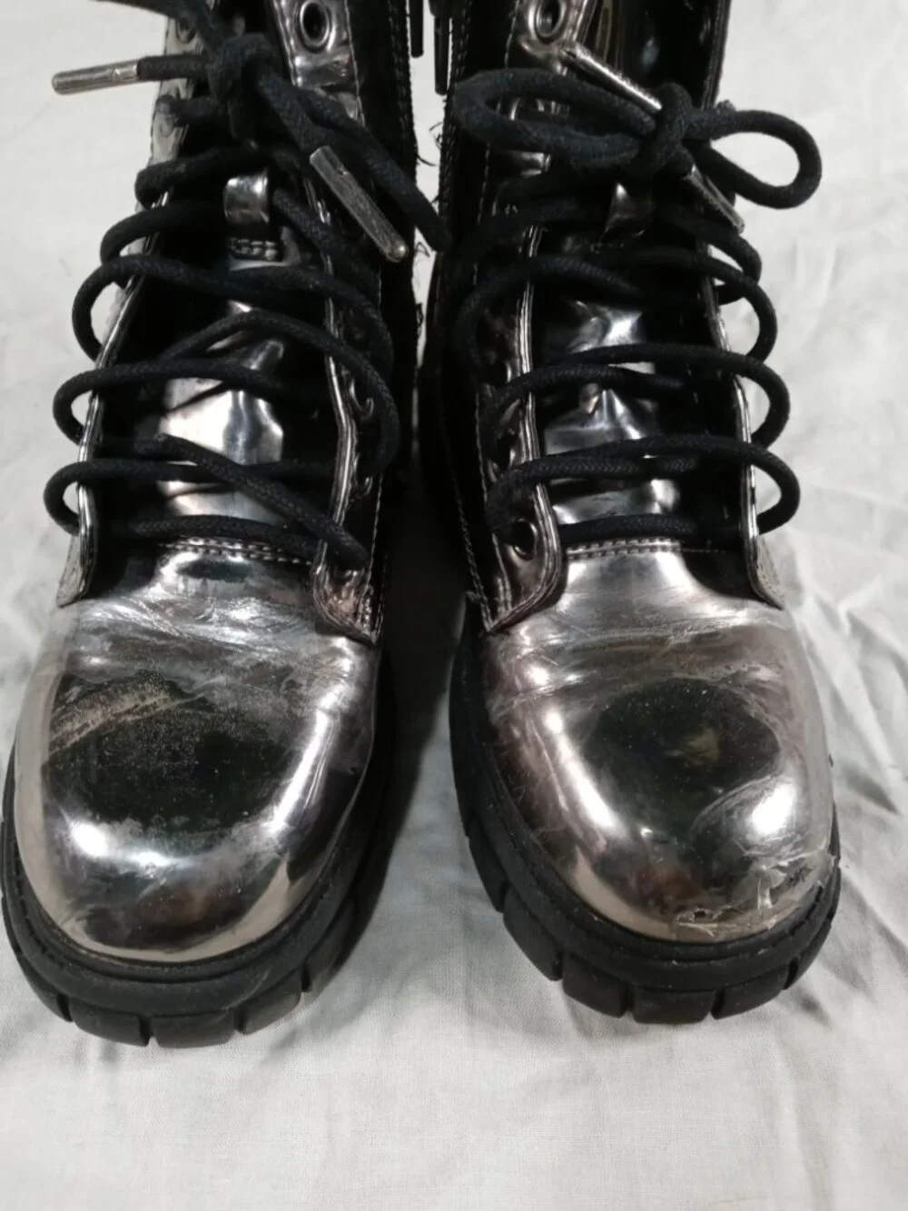 Madden NYC Girls Shiny Gold Combat Kids Boots Lace Up Side Zip Size 1 Good Cond